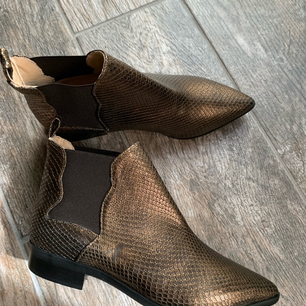 Italy leather boots for women NWOT